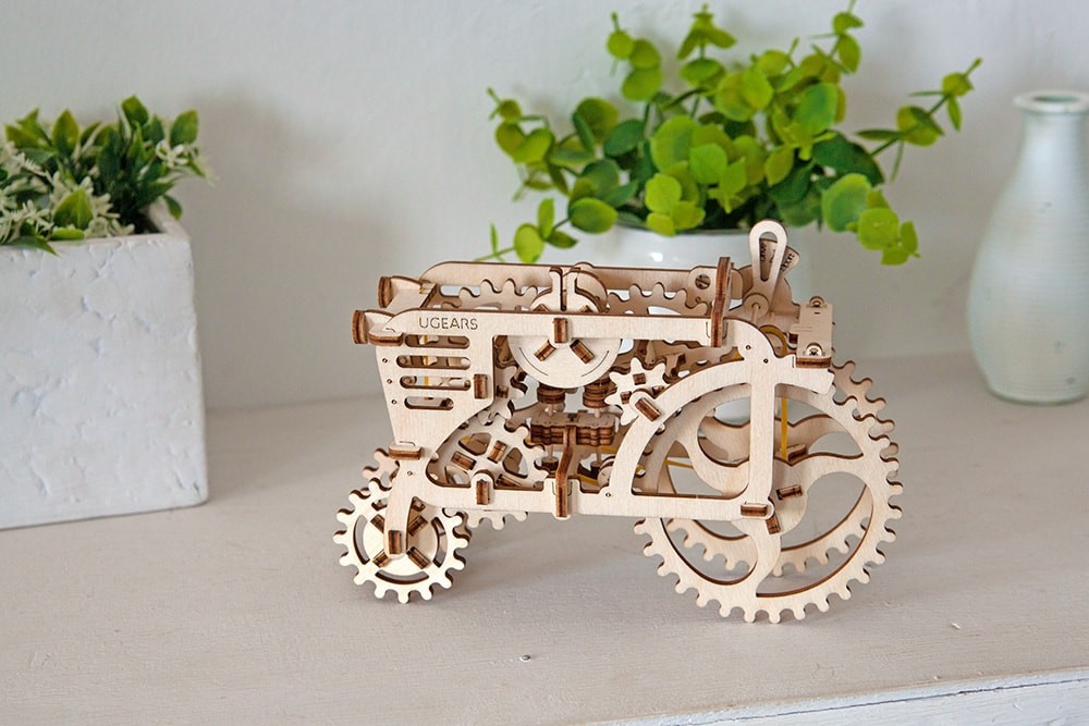 Model Tractor Ugears 10-max-1100 Model Tractor Ugears 10-max-1100